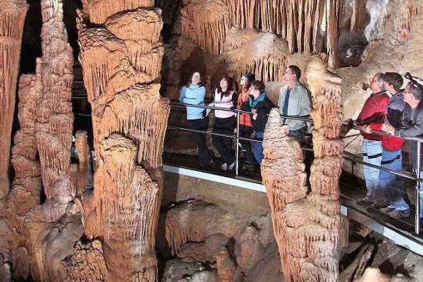 2 Day Blue Mountains Trip with Jenolan Caves